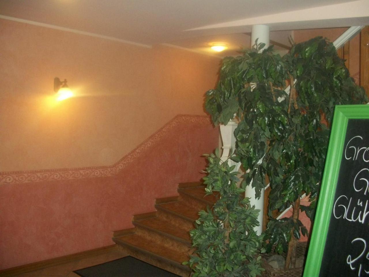 Hotel Buetzower Hof Exterior photo